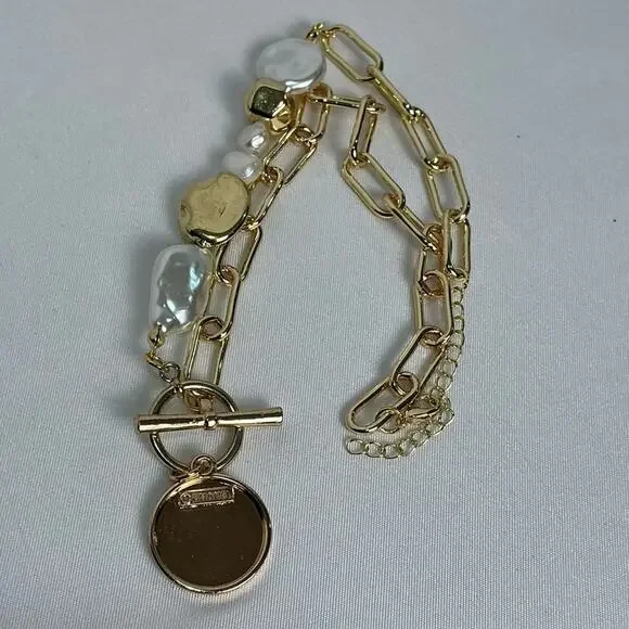 Chanel Gold Baroque Pearl Toggle Necklace - Picture 4 of 4